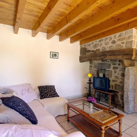 Avec Jardin Privatif, Cheminee, Et Activites Nature Proches, Animaux Acceptes - Fr-1-496-66 * Les Salles