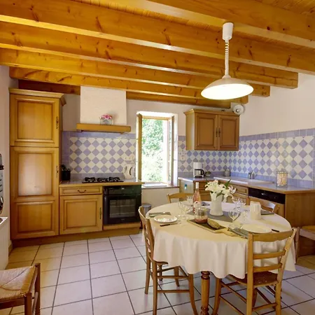 4 Pers Avec Jardin Prive Et Animaux Admis - Fr-1-496-66 *